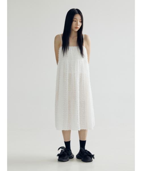 BOMNAL BOUTIQUE(ボムナルブティック)の「フェザー ミディドレス _ ホワイト(ワンピース・レディース・その他・SMALL/MEDIUM)」の3枚目の写真