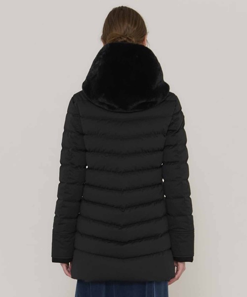 YOSOOU（ヨソオウ）の「【YOSOOU/ヨソオウ】2way Fur Liner Hood Coat/2ｗayファーライナーフードコート（ダウンジャケット/コート・レディース・キナリ/ブラック・2/3）」の10枚目の写真