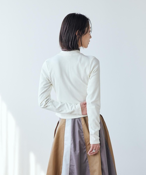 NIKE(ナイキ)の「ナイキ スポーツウェア チル ニット ウィメンズ スリム ワイドリブ カーディガン / Nike Sportswear Chill Knit Women's Slim Wide-Ribbed Cardigan IF0235-133 Sail(カーディガン/ボレロ・レディース・クリーム・XL/L/XS/S/M)」の8枚目の写真