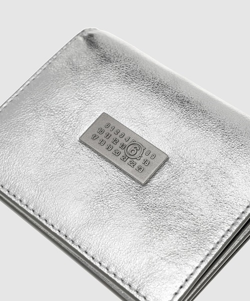 MM6 Maison Margiela(エムエムシックス メゾン マルジェラ)の「NUMERIC BIFOLD WALLET(財布・レディース・その他・UNI)」の3枚目の写真