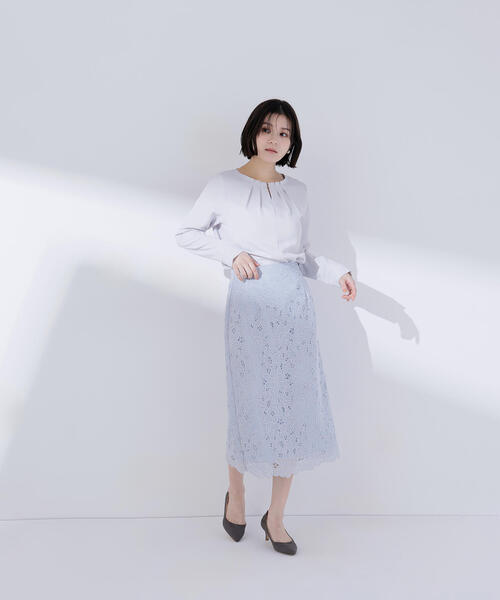 NATURAL BEAUTY BASIC（ナチュラルビューティーベーシック）の「◇ネックタックブラウス（シャツ/ブラウス・レディース・ラベンダー/グレー/オフホワイト・SMALL/MEDIUM）」の5枚目の写真