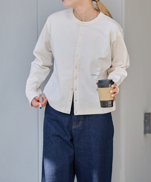OUTDOOR PRODUCTS(アウトドアプロダクツ)の「ロゴ刺繍コットンクルーネックカーディガン(カーディガン/ボレロ・レディース・レッド/ホワイト/チャコールグレー/ブラック・FREE)」の18枚目の写真
