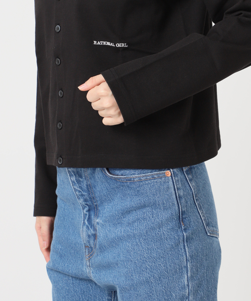 OUTDOOR PRODUCTS(アウトドアプロダクツ)の「ロゴ刺繍コットンクルーネックカーディガン(カーディガン/ボレロ・レディース・レッド/ホワイト/チャコールグレー/ブラック・FREE)」の12枚目の写真