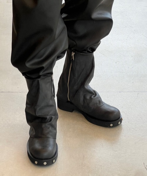 OUAT（オーユーエーティー）の「【OUAT】ASTRO LAYEREDBOOTS（ブーツ・メンズ・ダークグレー・41/42）」の2枚目の写真