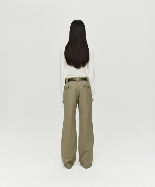 HEUTE(ホイテ)の「WOOL SLIM PANTS (BEIGE)(スラックス・レディース・ベージュ・FREE)」の4枚目の写真