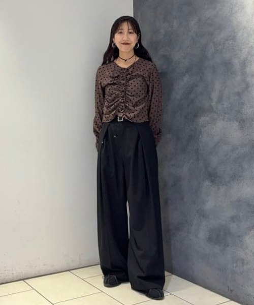 Ray BEAMS(レイビームス)の「ドット センター ギャザー ブラウス(シャツ/ブラウス・レディース・ダークブラウン/ホワイト・ONE SIZE)」の3枚目の写真