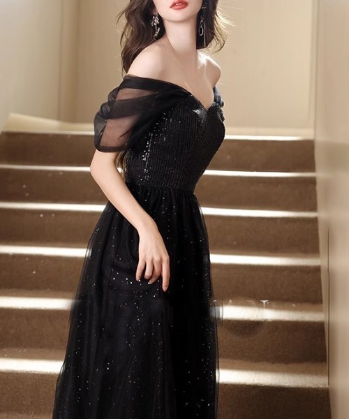 FREE STYLISTS(フリー スタイリスト)の「YUGA_YGMC Sequined decollete dress(ドレス・レディース・ブラック・M/L/XL/S)」の11枚目の写真