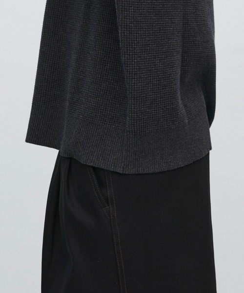 UNITED TOKYO(ユナイテッドトウキョウ)の「【数慮限定】COTTON CASHMERE ワッフルニット |湿度調整/防臭機能/カシミヤ(ニット/セーター・メンズ・ダークグレー/ライトグレー・1/2)」の18枚目の写真