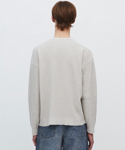 UNITED TOKYO(ユナイテッドトウキョウ)の「【数慮限定】COTTON CASHMERE ワッフルニット |湿度調整/防臭機能/カシミヤ(ニット/セーター・メンズ・ダークグレー/ライトグレー・1/2)」の11枚目の写真