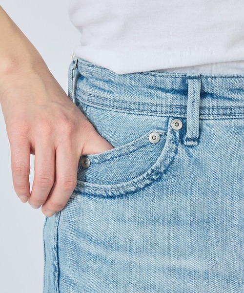 YANUK（ヤヌーク）の「【YANUK】Wide Flare MFT ワイドフレアパンツ（デニムパンツ・レディース・ライトブルー・34/36/38）」の14枚目の写真