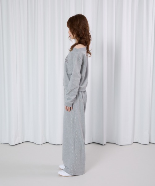 FCMM(エフシーエムエム)の「【日本限定】OFF SHOULDER SWEAT PULLOVER / オフショルダースウェットプルオーバー(Tシャツ/カットソー・レディース・グレー/ネイビー・MEDIUM/SMALL)」の17枚目の写真