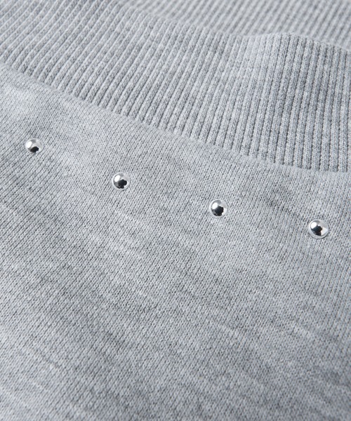 FCMM(エフシーエムエム)の「【日本限定】OFF SHOULDER SWEAT PULLOVER / オフショルダースウェットプルオーバー(Tシャツ/カットソー・レディース・グレー/ネイビー・MEDIUM/SMALL)」の4枚目の写真