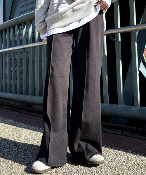 ISOOK（アイスー）の「【ISOOK / アイスー】センターシームスウェットパンツ / ルーズ丈 総ゴム ウエストゴム グレー ブラック 黒 無地 ZOZOTOWN限定（スウェットパンツ・レディース・ブラック/グレー・FREE）」の3枚目の写真