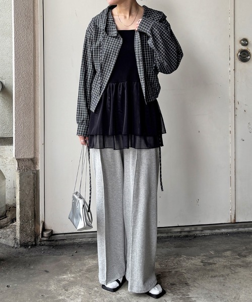 ISOOK(アイスー)の「【ISOOK / アイスー】センターシームスウェットパンツ / ルーズ丈 総ゴム ウエストゴム グレー ブラック 黒 無地 ZOZOTOWN限定(スウェットパンツ・レディース・ブラック/グレー・FREE)」の5枚目の写真