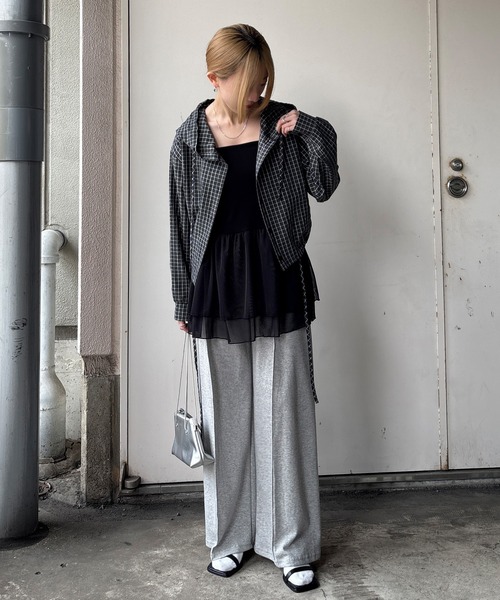 ISOOK(アイスー)の「【ISOOK / アイスー】センターシームスウェットパンツ / ルーズ丈 総ゴム ウエストゴム グレー ブラック 黒 無地 ZOZOTOWN限定(スウェットパンツ・レディース・ブラック/グレー・FREE)」の6枚目の写真
