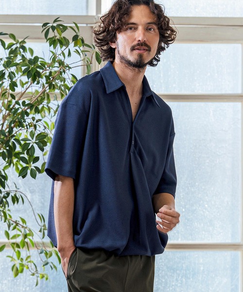 Magine（マージン）の「mhs2546- Poly Knit Skipper Neck Relax Fit Polo Shirt ポロシャツ(MGN-261-005)（ポロシャツ・メンズ・ホワイト/ネイビー/ブラック・48/46/44）」の4枚目の写真