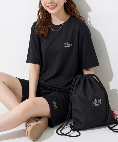 Manhattan Portage(マンハッタンポーテージ)の「【Manhattan Portage】CITY ACTIVE SET UP & KNAPSACK ≪CassetteChart別注≫ シティーアクティブセットアップ ナップサック付/ UVカット/ラッシュガード/マンハッタンポーテージ/3点セット サッカー日本代表 W杯 観戦 ユニフォームの代わりにも(Tシャツ/カットソー・レディース・ブラック/ホワイト・S/L/M)」の1枚目の写真