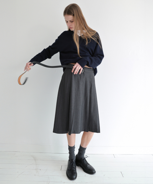 LEVAR(レバー)の「Wide Pleat Midi Skirt - Charcoal(スカート・レディース・その他・SMALL/MEDIUM)」の3枚目の写真