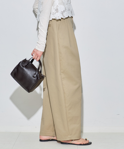 journal standard L'essage（ジャーナルスタンダードレサージュ）の「《追加5》【金子綾さん着用】CP タックチノパンツ（チノパンツ・レディース・ブラック/ベージュ・40/38/36/34）」の17枚目の写真