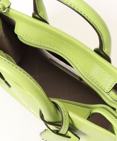 MICHAEL KORS(マイケルコース)の「MIRELLA SM EW TZ XBODY Crossbody(ショルダーバッグ・レディース・ライム・FREE)」の4枚目の写真