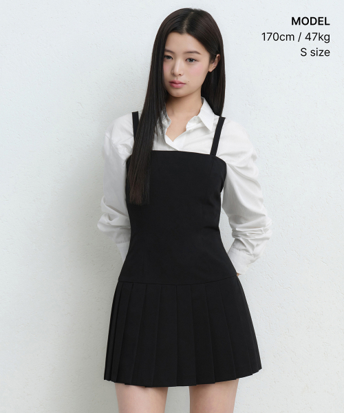 MUSINSA STANDARD WOMAN（ムシンサスタンダードウーマン）の「ウィメンズスリムプリーツミニドレス[ブラック]（ワンピース・レディース・その他・SMALL/MEDIUM/LARGE/X-SMALL）」の2枚目の写真