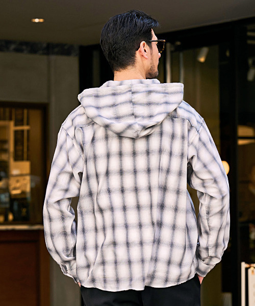 CavariA（キャバリア）の「『CavariA/キャバリア』先染めフードシャツ（シャツ/ブラウス・メンズ・ブラック/ホワイト/ブルー・M/L）」の5枚目の写真