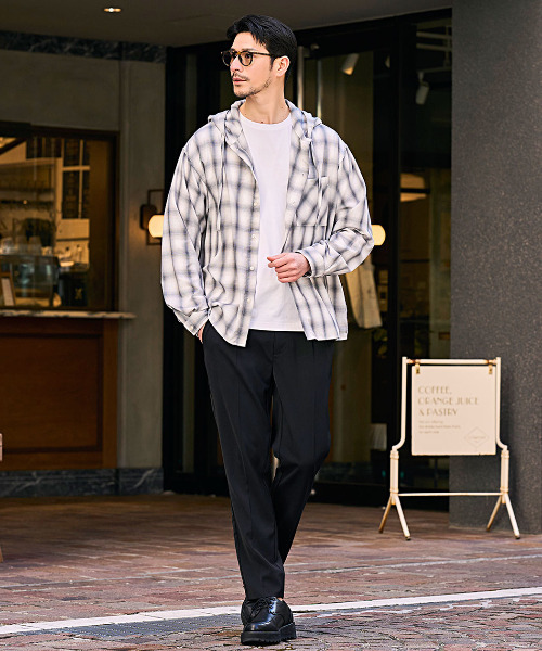 CavariA（キャバリア）の「『CavariA/キャバリア』先染めフードシャツ（シャツ/ブラウス・メンズ・ブラック/ホワイト/ブルー・M/L）」の6枚目の写真