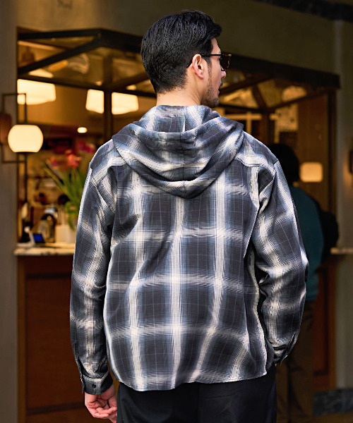 CavariA（キャバリア）の「『CavariA/キャバリア』先染めフードシャツ（シャツ/ブラウス・メンズ・ブラック/ホワイト/ブルー・M/L）」の8枚目の写真