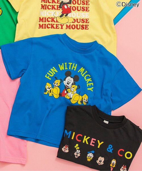 Disney（ディズニー）の「【リンク】【ディズニー】ミッキー＆フレンズ/バラエティTシャツ（Tシャツ/カットソー・キッズ・チャコール/イエロー/ピンク/グリーン/オフホワイト/ブルー・110/100/90/80/140/130/120）」の4枚目の写真