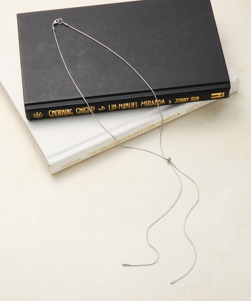 COLONY 2139（コロニートゥーワンスリーナイン）の「スレンダードロップループタイ（ネックレス・レディース・ゴールド/シルバー・FREE）」の3枚目の写真