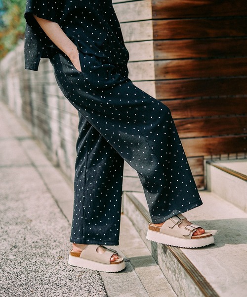 niko and...（ニコアンド）の「Wベルトサンダル（サンダル・レディース・ブラウン/アイボリー/ブラック・MEDIUM/SMALL/LARGE）」の10枚目の写真