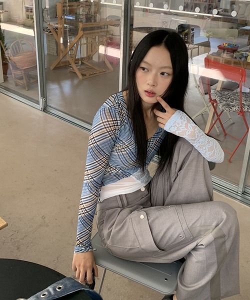 AsheKsha（アシクシャ）の「Y2Kスタイルのレース柄スリムフィット長袖（Tシャツ/カットソー・レディース・ブルー・F）」の16枚目の写真