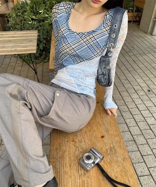 AsheKsha（アシクシャ）の「Y2Kスタイルのレース柄スリムフィット長袖（Tシャツ/カットソー・レディース・ブルー・F）」の18枚目の写真