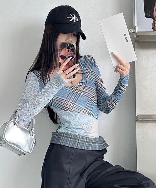 AsheKsha（アシクシャ）の「Y2Kスタイルのレース柄スリムフィット長袖（Tシャツ/カットソー・レディース・ブルー・F）」の13枚目の写真