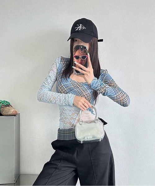 AsheKsha（アシクシャ）の「Y2Kスタイルのレース柄スリムフィット長袖（Tシャツ/カットソー・レディース・ブルー・F）」の6枚目の写真