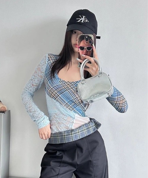 AsheKsha（アシクシャ）の「Y2Kスタイルのレース柄スリムフィット長袖（Tシャツ/カットソー・レディース・ブルー・F）」の10枚目の写真