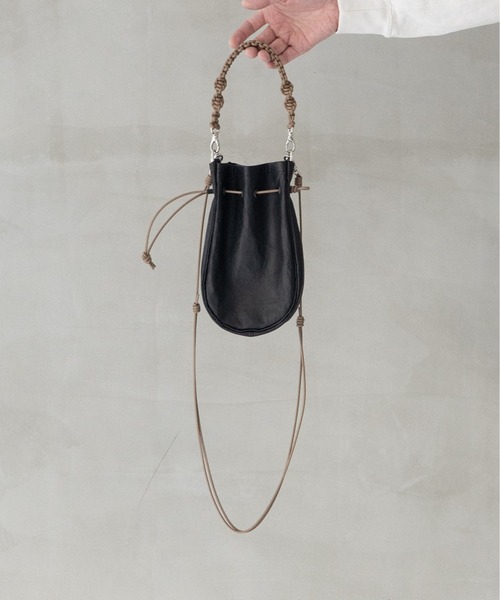 Senti(センティ)の「SENTI Dyneema Leather MEDICINE BAG M+HAND STRAP / ダイニーマレザー メディスンバッグ M+ハンドストラップ(ショルダーバッグ・メンズ・ブラック系その他/ブラック・FREE)」の19枚目の写真