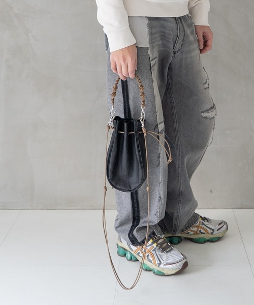 Senti(センティ)の「SENTI Dyneema Leather MEDICINE BAG M+HAND STRAP / ダイニーマレザー メディスンバッグ M+ハンドストラップ(ショルダーバッグ・メンズ・ブラック系その他/ブラック・FREE)」の20枚目の写真