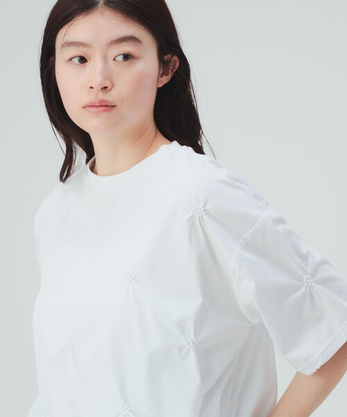 BEAMS HEART(ビームスハート)の「ピン刺繍 Tシャツ(Tシャツ/カットソー・レディース・ブラック/オフホワイト/レッド・FREE)」の21枚目の写真