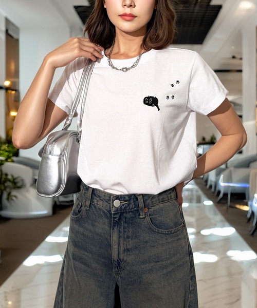 Candlestick(キャンドルスティック)の「フットスタンプネコ刺繍 コンパクトTシャツ(Tシャツ/カットソー・レディース・ホワイト/ブラック/スミクロ・FREE)」の8枚目の写真