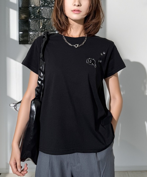 Candlestick(キャンドルスティック)の「フットスタンプネコ刺繍 コンパクトTシャツ(Tシャツ/カットソー・レディース・ホワイト/ブラック/スミクロ・FREE)」の4枚目の写真