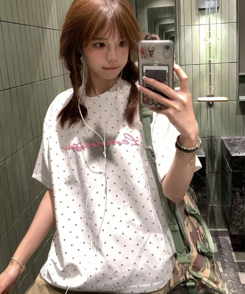 AsheKsha(アシクシャ)の「キュートでクールなドット柄のルーズフィット半袖Tシャツ(Tシャツ/カットソー・レディース・ホワイト・M)」の17枚目の写真