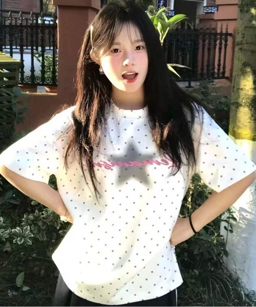 AsheKsha(アシクシャ)の「キュートでクールなドット柄のルーズフィット半袖Tシャツ(Tシャツ/カットソー・レディース・ホワイト・M)」の15枚目の写真