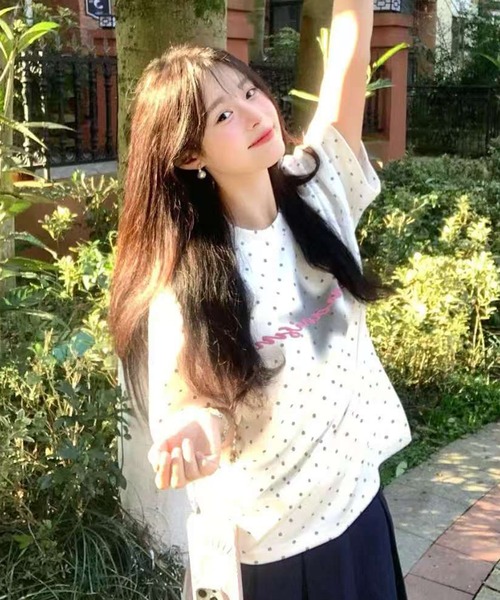 AsheKsha(アシクシャ)の「キュートでクールなドット柄のルーズフィット半袖Tシャツ(Tシャツ/カットソー・レディース・ホワイト・M)」の13枚目の写真