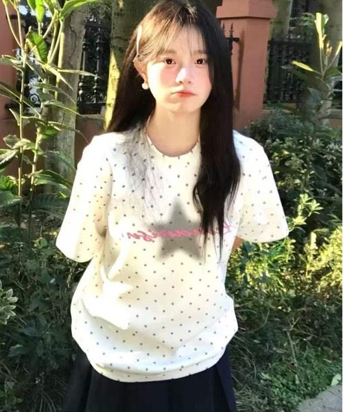 AsheKsha(アシクシャ)の「キュートでクールなドット柄のルーズフィット半袖Tシャツ(Tシャツ/カットソー・レディース・ホワイト・M)」の11枚目の写真