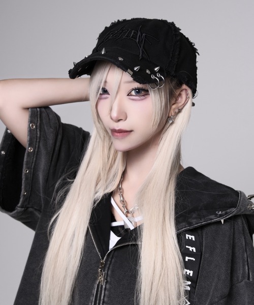 REFLEM(レフレム)の「『REFLEM/レフレム』スタッズ付きダメージデニムCAP(キャップ・レディース・グレー/ブラック・FREE)」の4枚目の写真