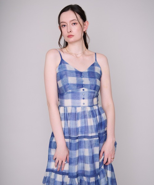MISCH MASCH(ミッシュマッシュ)の「2026春夏新作 チェック柄ティアードキャミワンピース(ワンピース・レディース・ベージュ/ブルー・フリ-)」の10枚目の写真