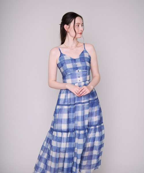MISCH MASCH(ミッシュマッシュ)の「2026春夏新作 チェック柄ティアードキャミワンピース(ワンピース・レディース・ベージュ/ブルー・フリ-)」の11枚目の写真