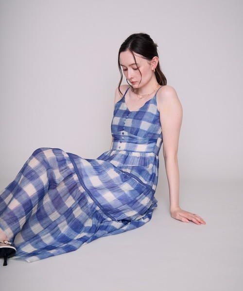 MISCH MASCH(ミッシュマッシュ)の「2026春夏新作 チェック柄ティアードキャミワンピース(ワンピース・レディース・ベージュ/ブルー・フリ-)」の19枚目の写真