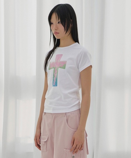 FANCY CLUB(ファンシークラブ)の「【FANCY CLUB】FROSS GLOSSY TEE / 【ファンシークラブ】フロスグロッシークロス半袖Tシャツ(Tシャツ/カットソー・レディース・ブラック/ホワイト・ONE SIZE)」の7枚目の写真